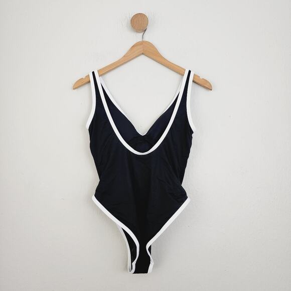 NEW Aqua 1/4 Placket Black White One-Piece Swimsuit Size Small - Picture 6 of 9